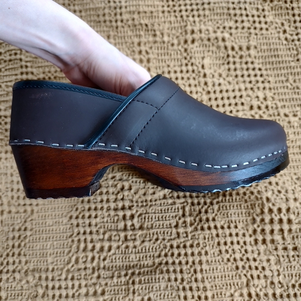 Maguba clogs size 6/6.5